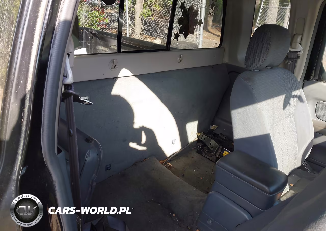 2002 Nissan Frontier Xe VIN:1N6DD26S52C306572 - 8