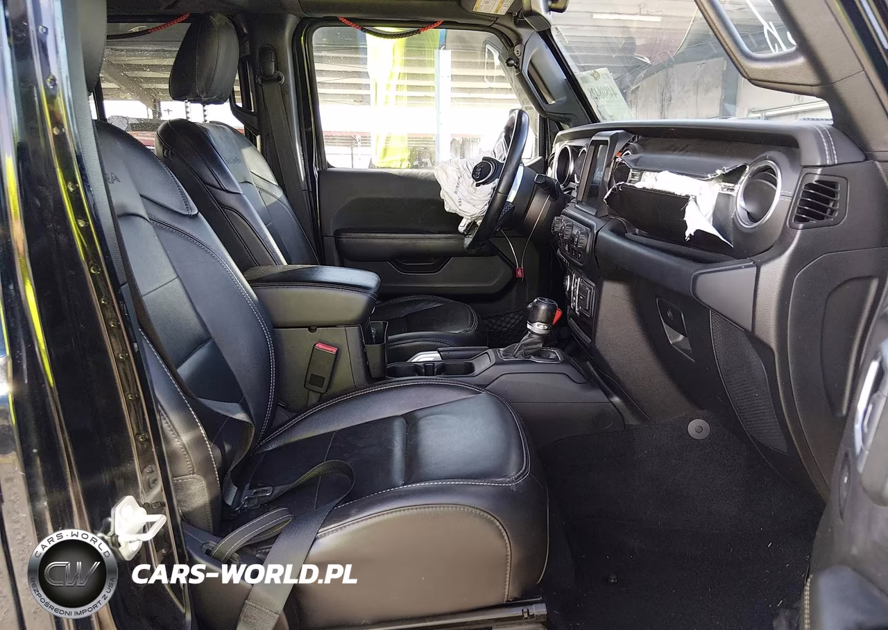 2020 Jeep Wrangler Unlimited Sahara 4X4 VIN:1C4HJXEG9LW252569 - 5