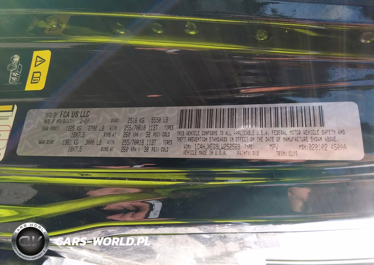 2020 Jeep Wrangler Unlimited Sahara 4X4 VIN:1C4HJXEG9LW252569 - 9