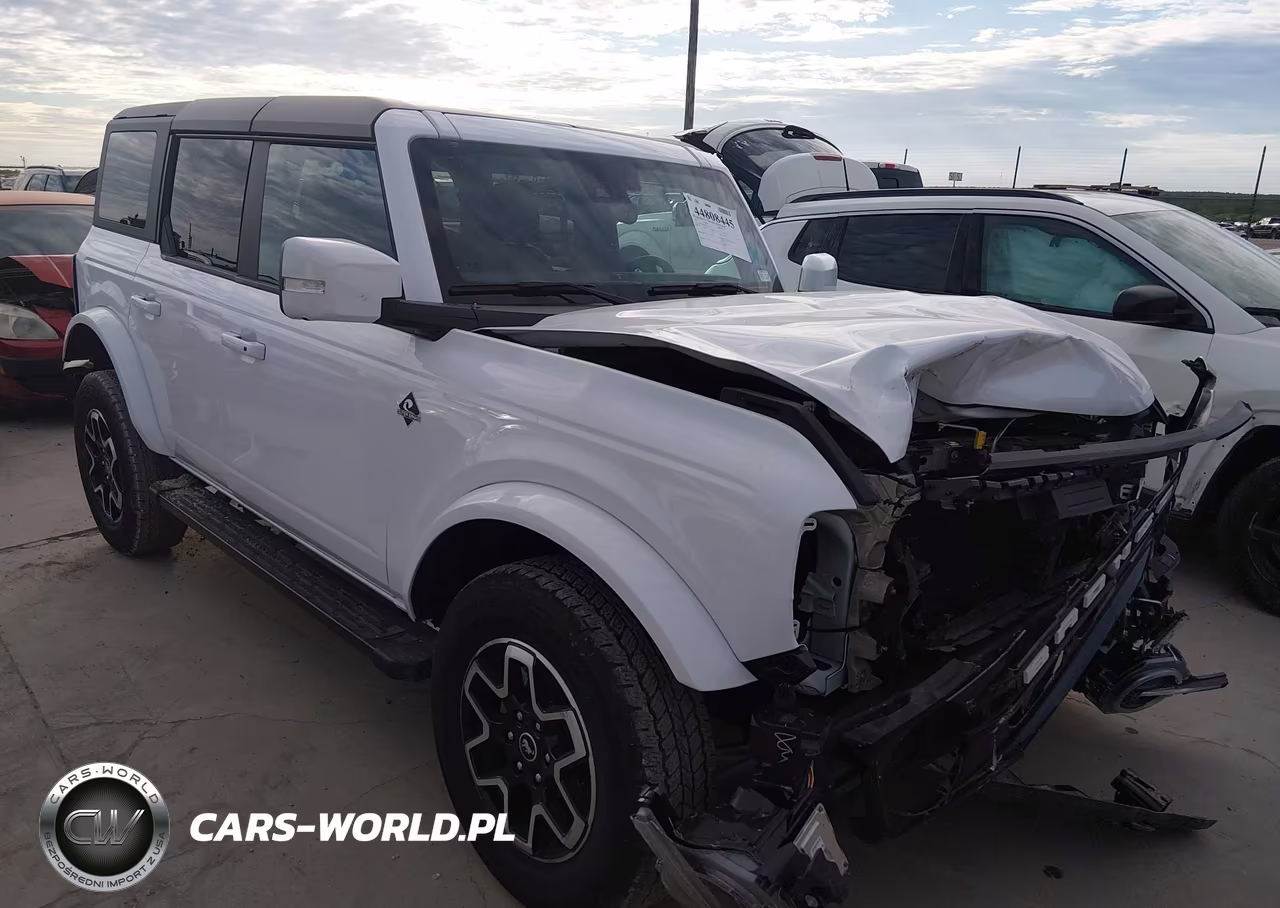 2024 Ford Bronco Outer Banks – zdjęcie 1 z 16