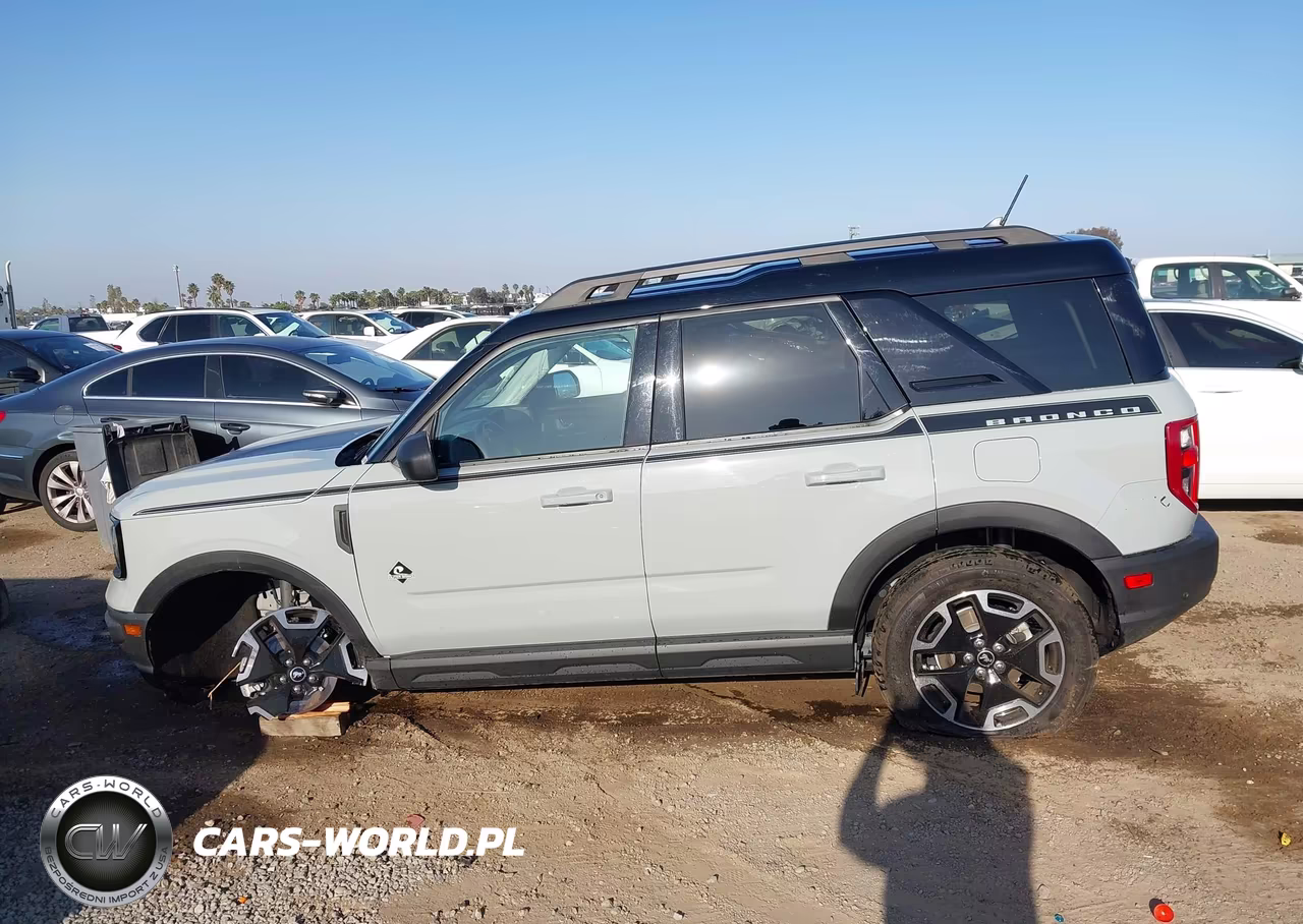 2024 Ford Bronco Sport Outer Banks VIN:3FMCR9C64RRE73030 - 15