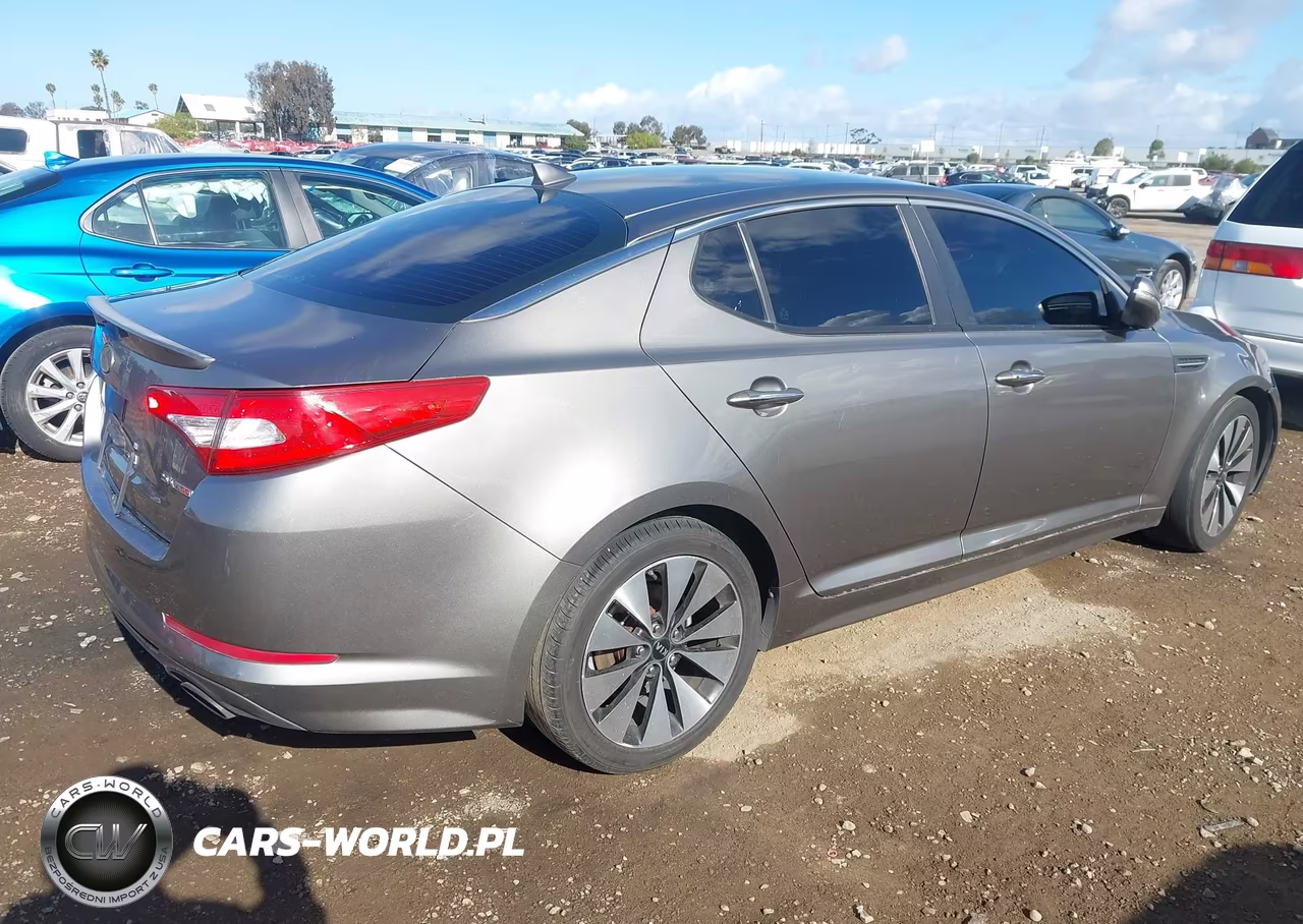 2012 Kia Optima Sx VIN:5XXGR4A68CG073828 - 4