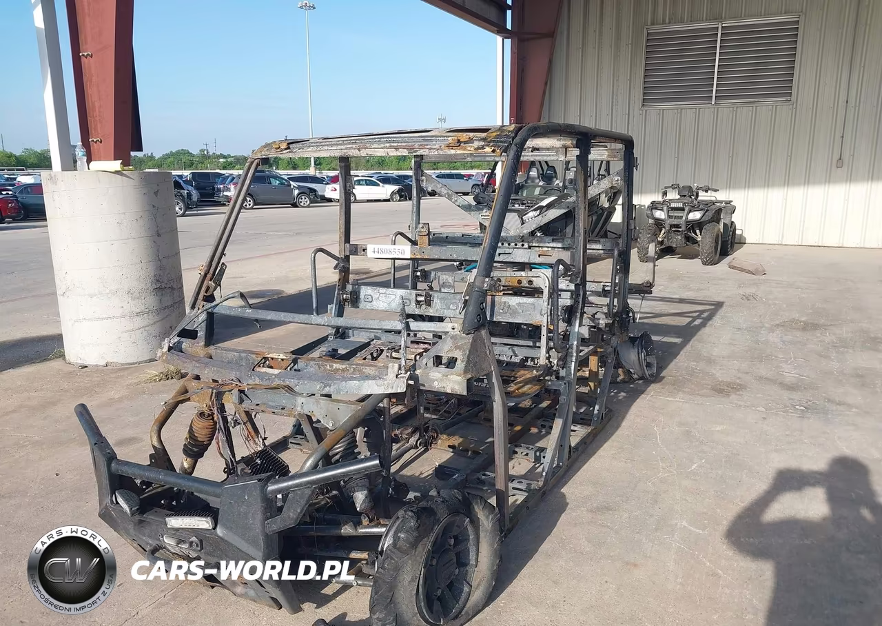 2025 Polaris Ranger Crew 1000 Premium VIN:4XAT6E998S8713282 - 2