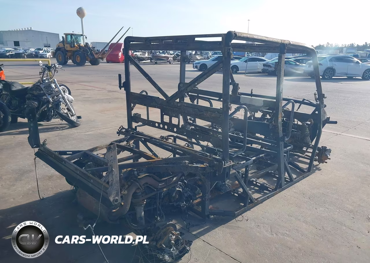 2025 Polaris Ranger Crew 1000 Premium VIN:4XAT6E998S8713282 - 4