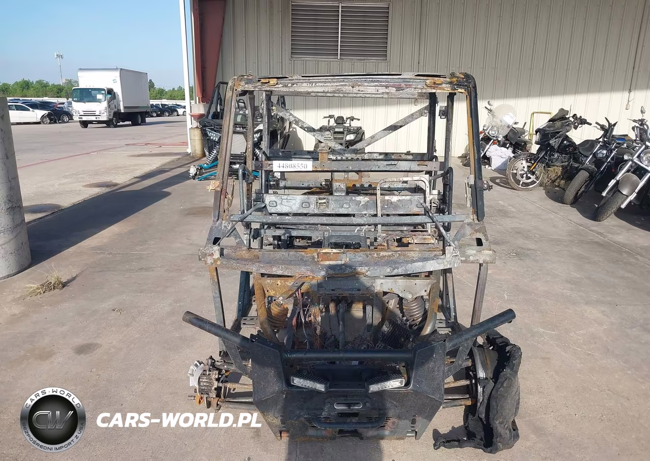 2025 Polaris Ranger Crew 1000 Premium VIN:4XAT6E998S8713282 - 5