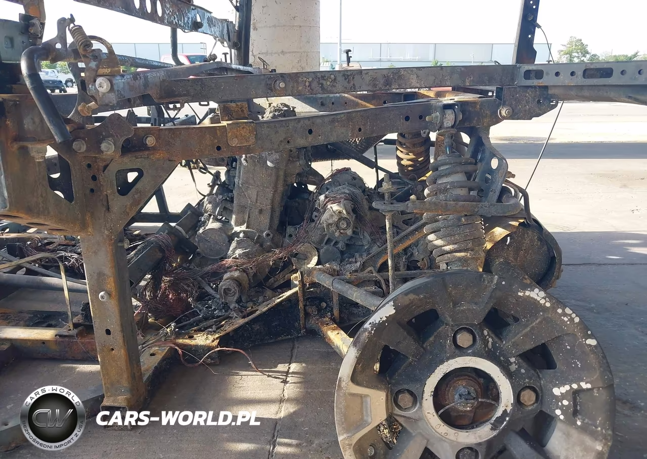 2025 Polaris Ranger Crew 1000 Premium VIN:4XAT6E998S8713282 - 9