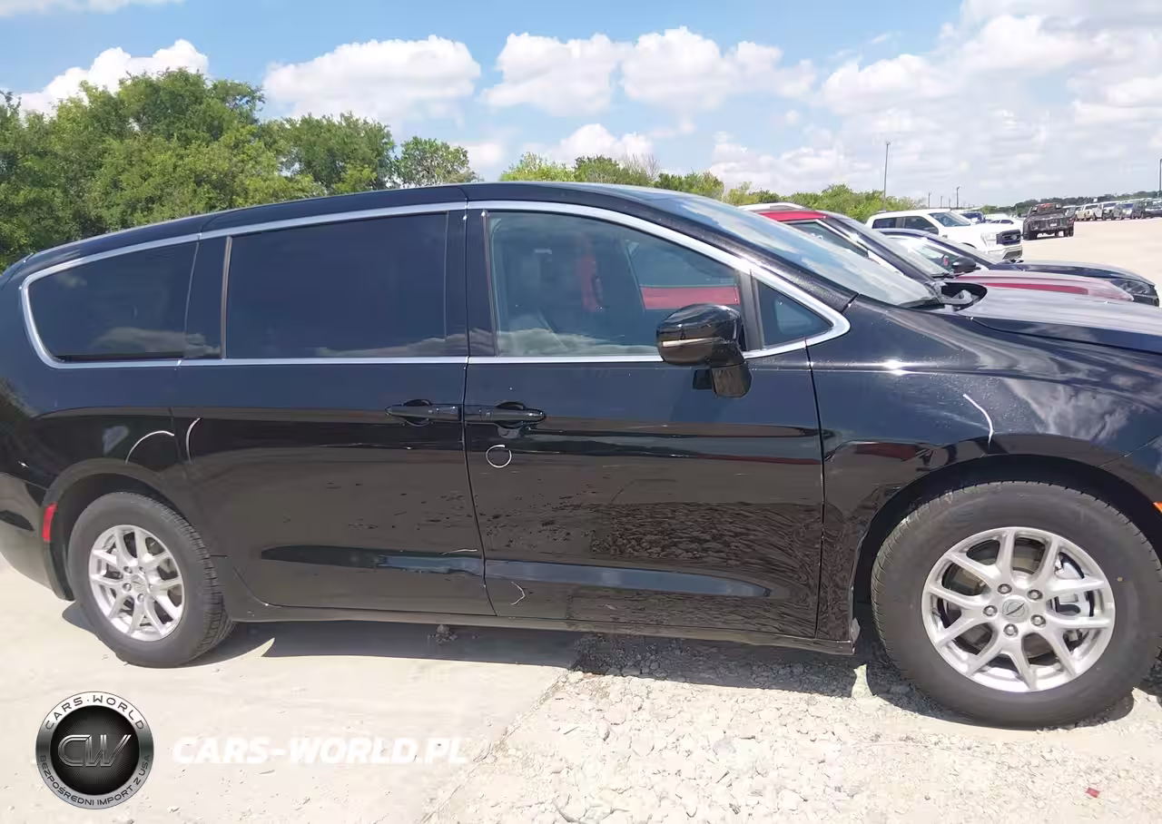 2025 Chrysler Pacifica Select VIN:2C4RC1BG9SR570473 - 13