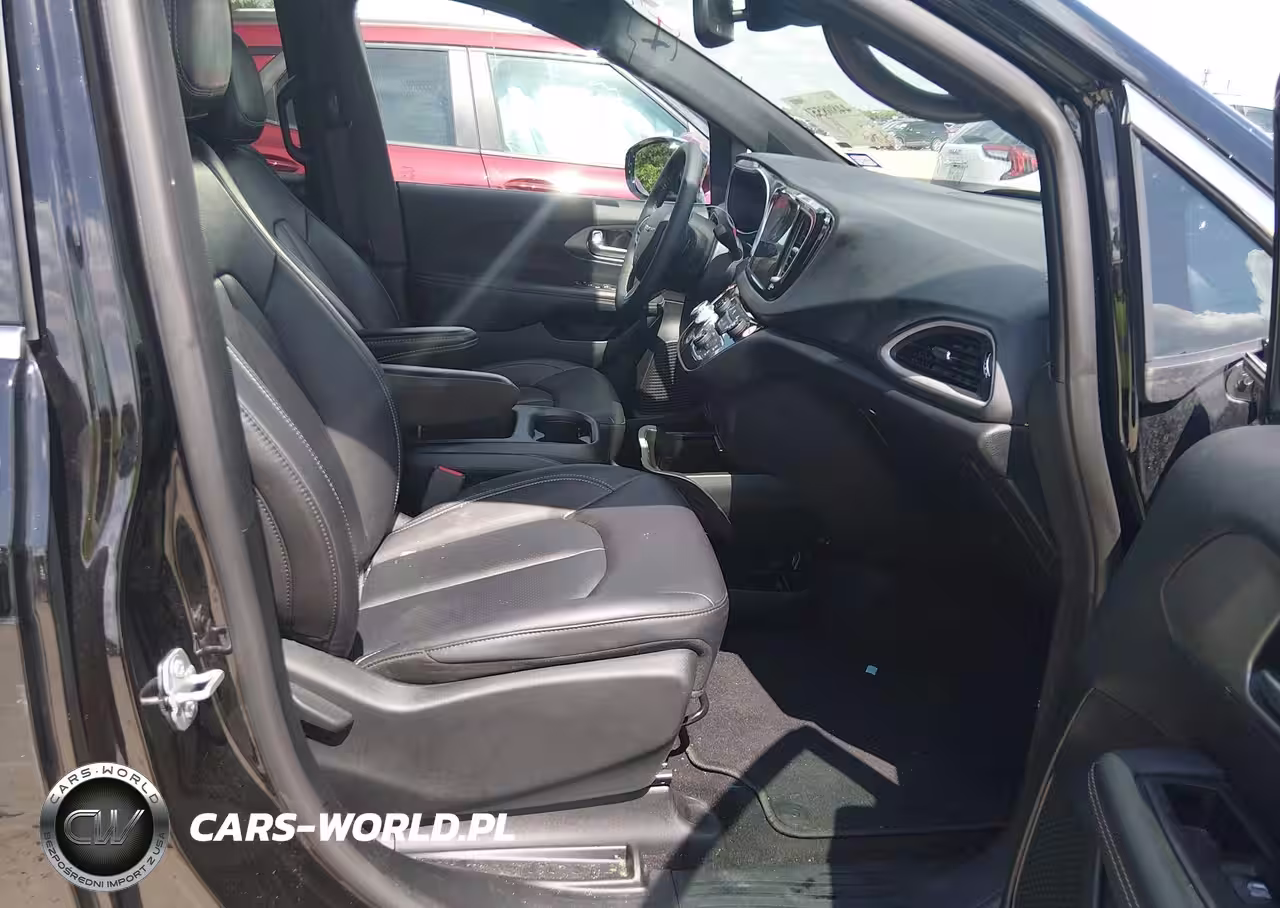 2025 Chrysler Pacifica Select VIN:2C4RC1BG9SR570473 - 5