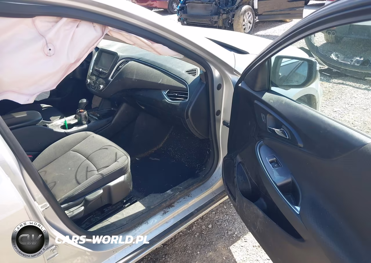 2018 Chevrolet Malibu Lt VIN:1G1ZD5ST3JF212639 - 5