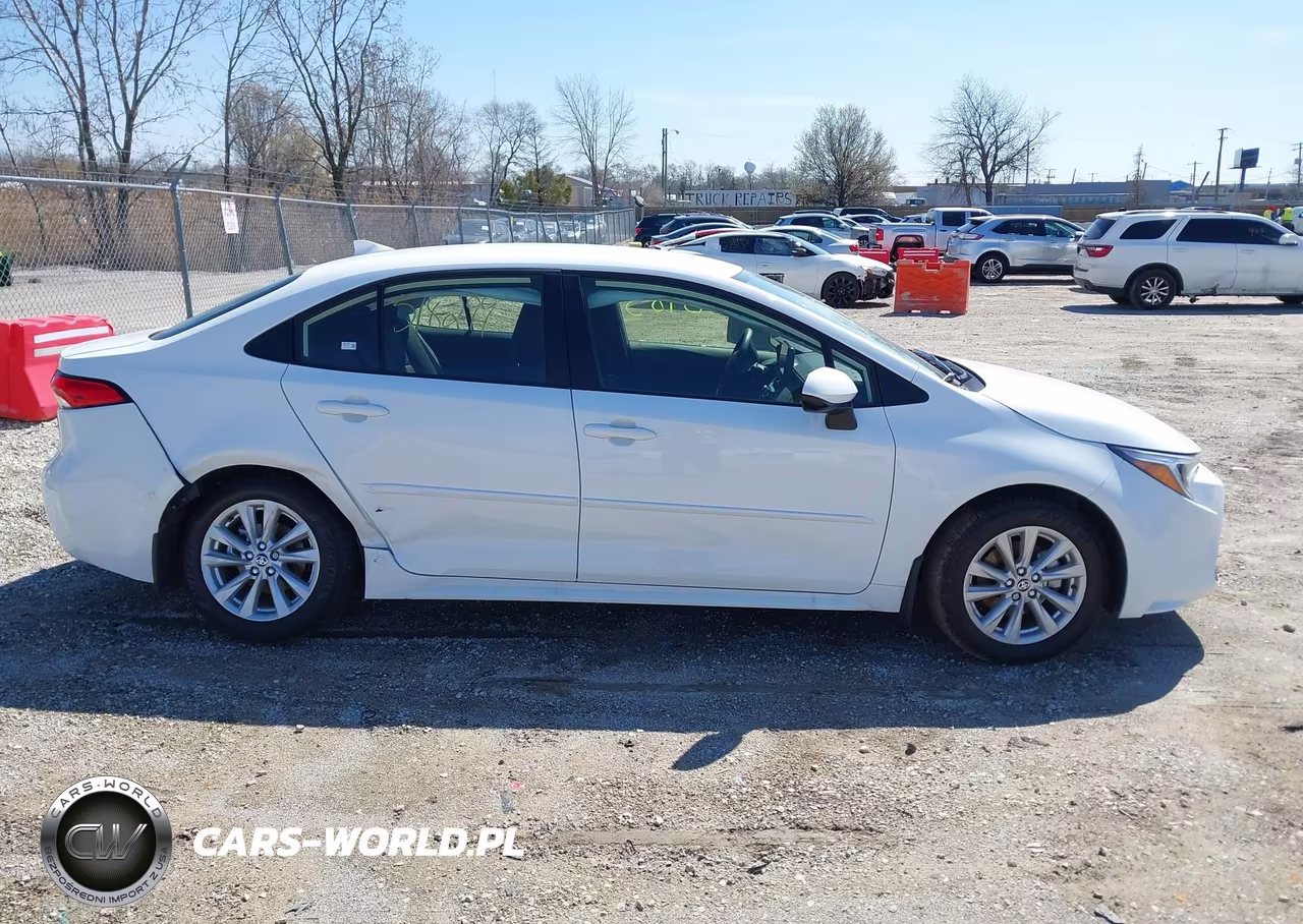 2026 Toyota Corolla Hybrid Hybrid Le VIN:JTDBCMFE5T3116985 - 13
