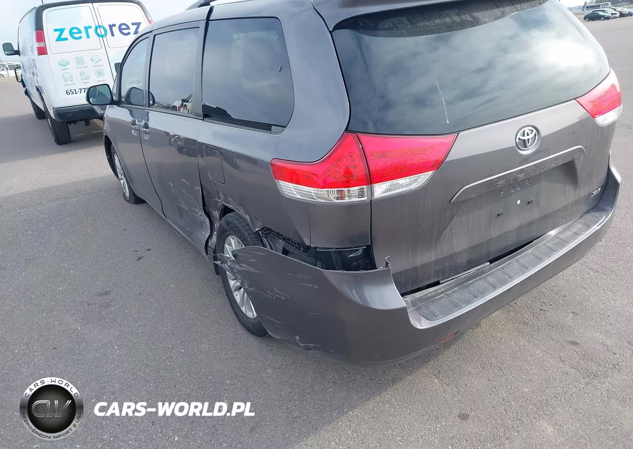 2013 Toyota Sienna Xle V6 8 Passenger VIN:5TDYK3DCXDS332520 - 17
