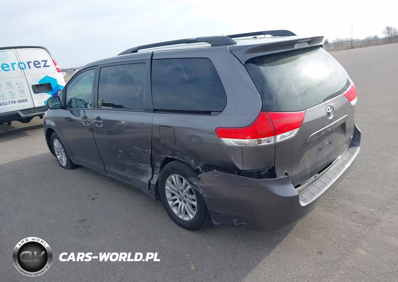 2013 Toyota Sienna Xle V6 8 Passenger VIN:5TDYK3DCXDS332520 - 3