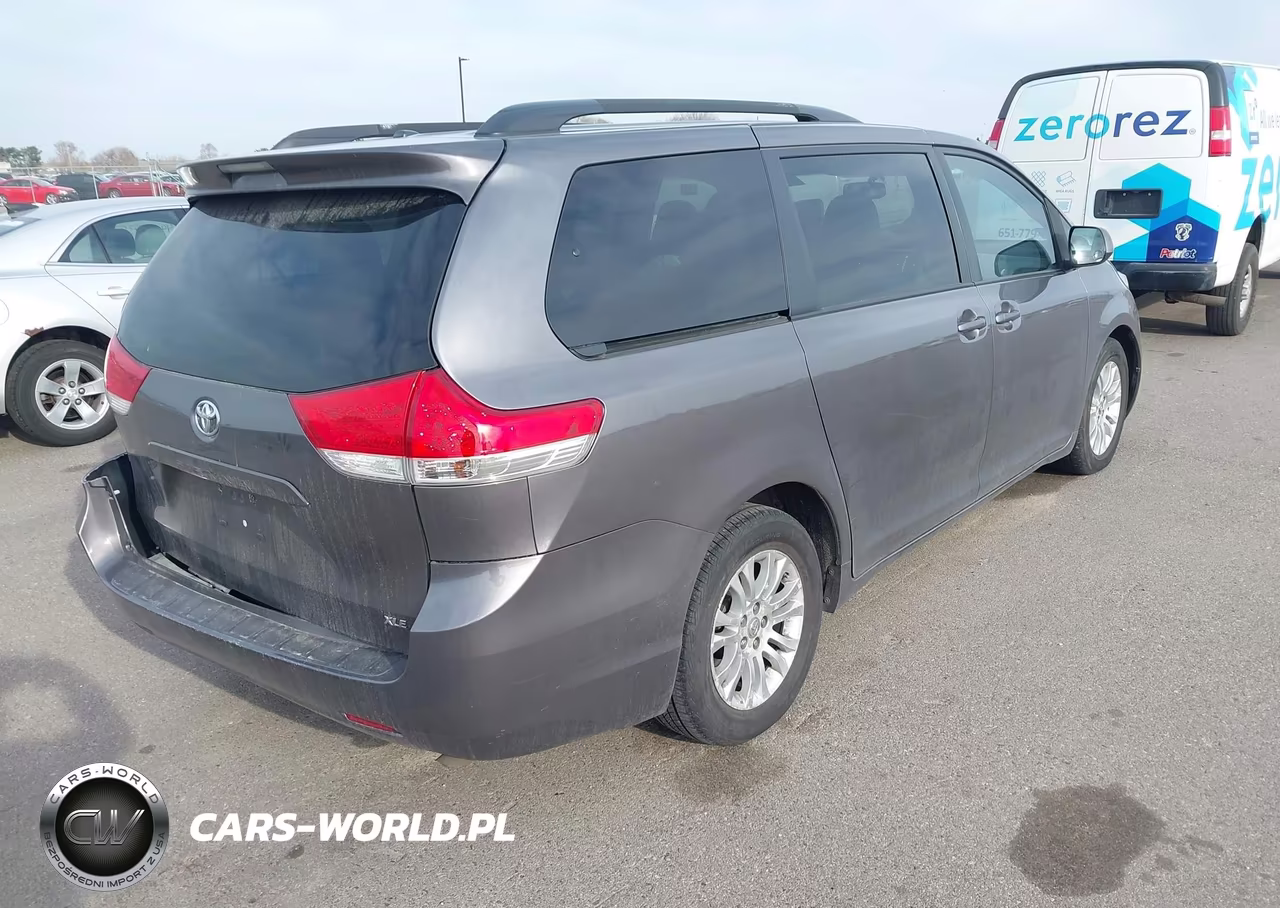 2013 Toyota Sienna Xle V6 8 Passenger VIN:5TDYK3DCXDS332520 - 4