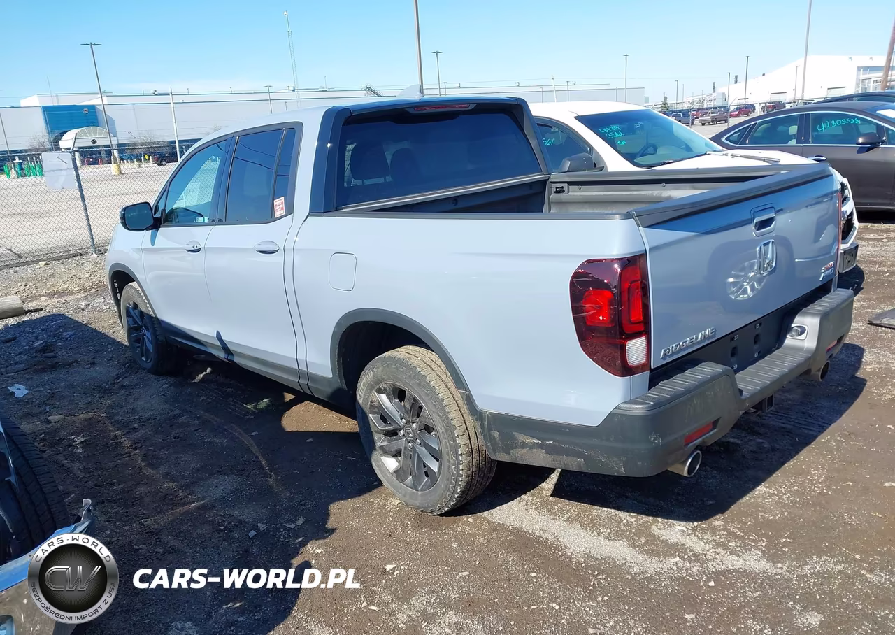 2023 Honda Ridgeline Sport VIN:5FPYK3F14PB040678 - 3