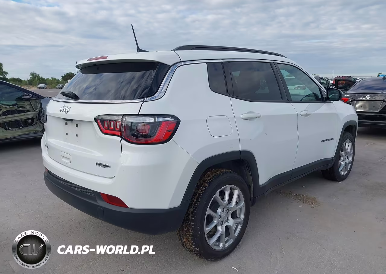 2024 Jeep Compass Latitude Lux Fwd VIN:3C4NJDFN1RT175662 - 4