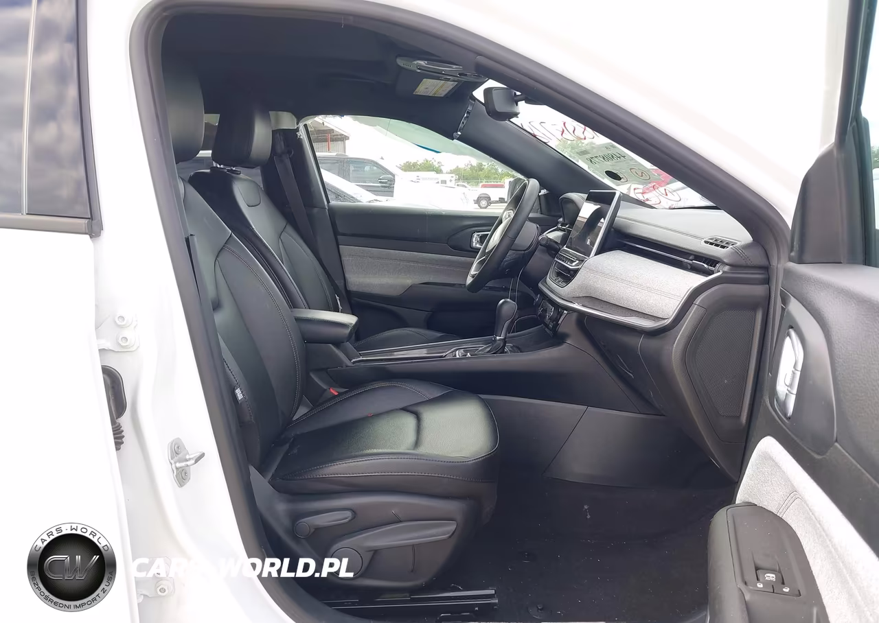 2024 Jeep Compass Latitude Lux Fwd VIN:3C4NJDFN1RT175662 - 5