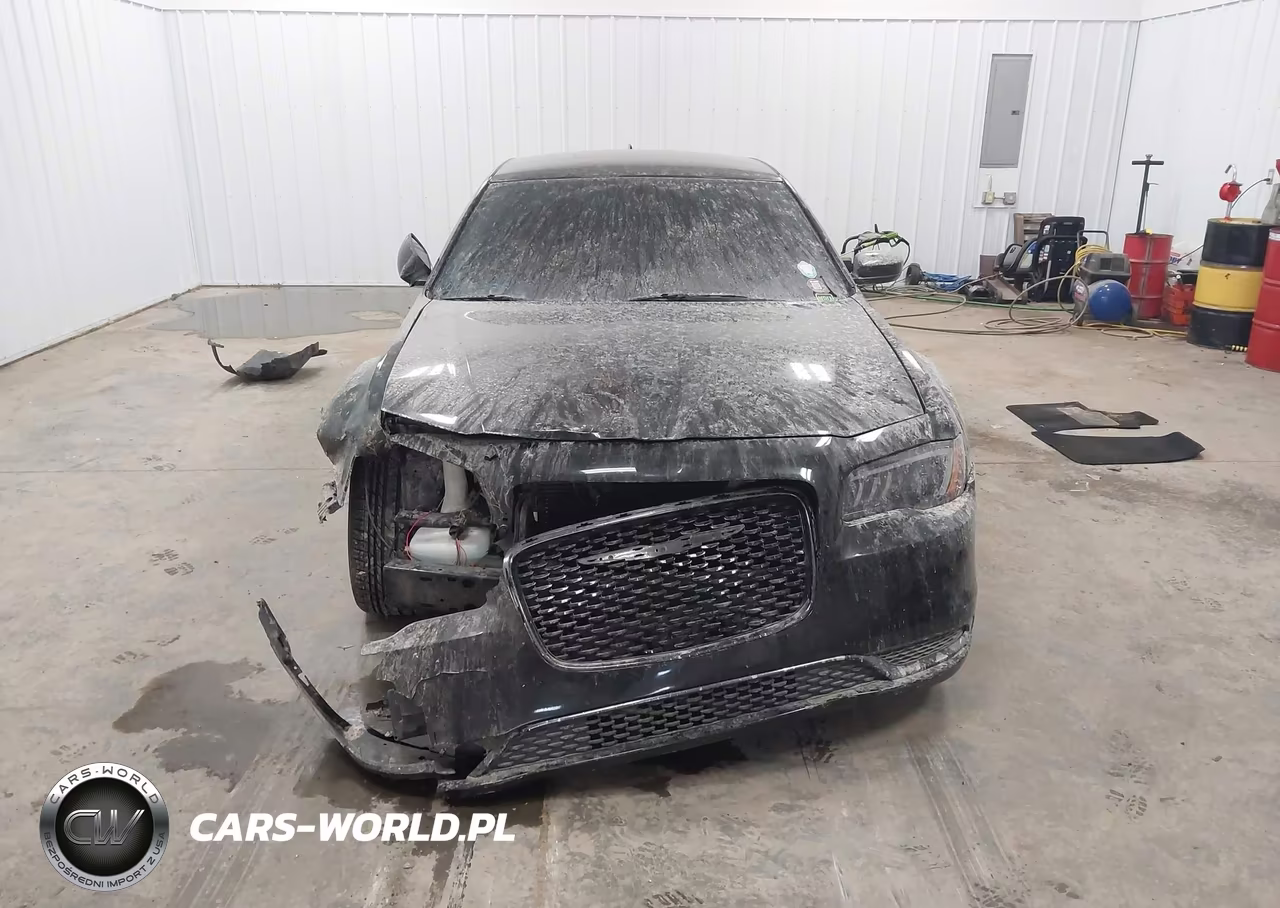 2018 Chrysler 300 Touring VIN:2C3CCAAG9JH283568 - 12