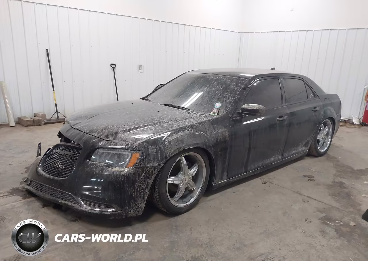 2018 Chrysler 300 Touring VIN:2C3CCAAG9JH283568 - 2