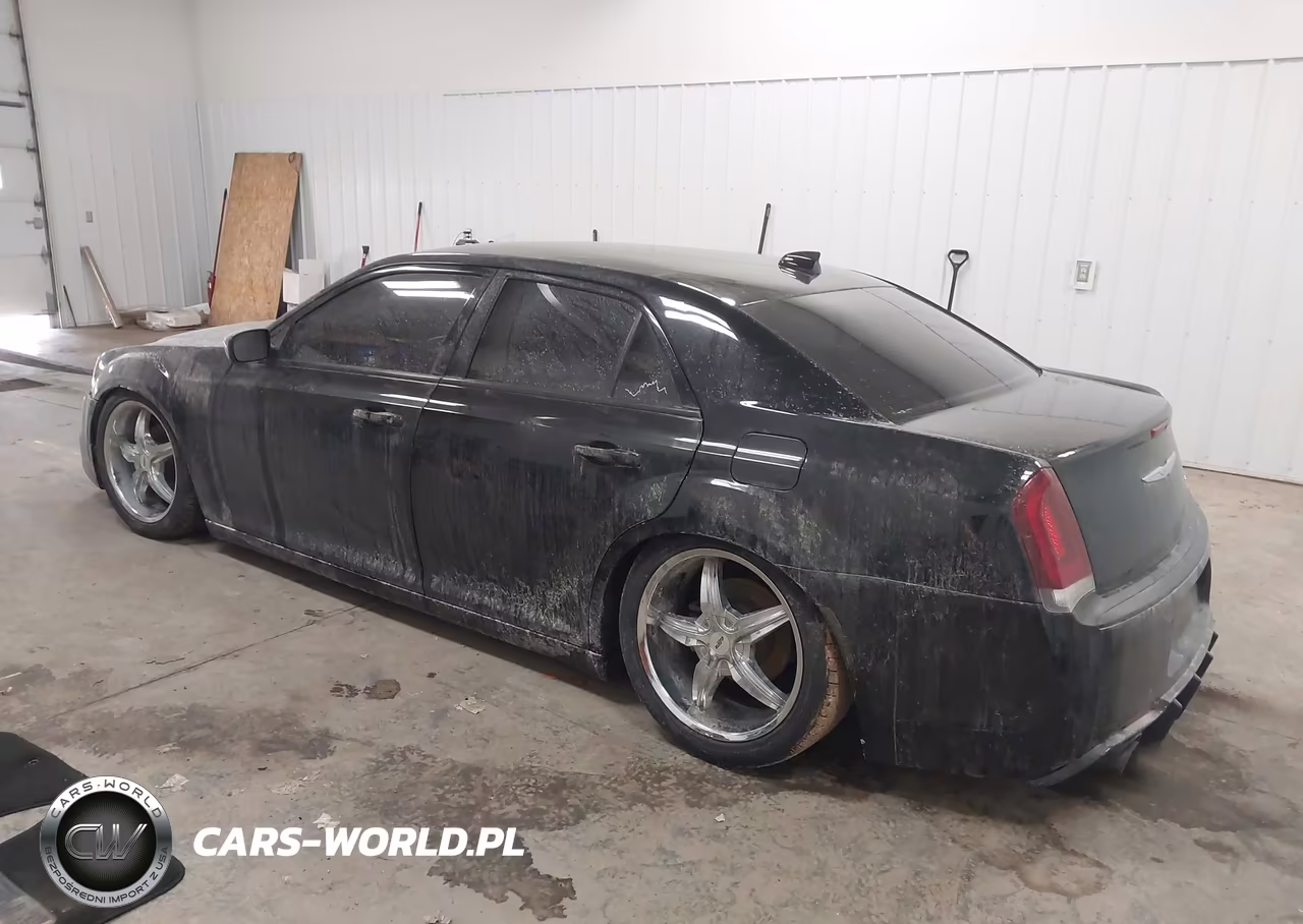 2018 Chrysler 300 Touring VIN:2C3CCAAG9JH283568 - 3