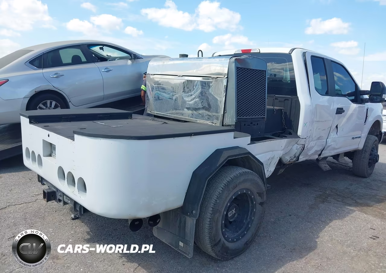 2017 Ford F-350 Xl VIN:1FT8X3DT1HEE13886 - 4