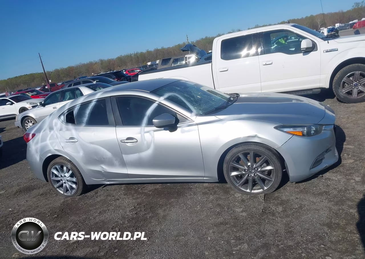 2018 Mazda Mazda3 Touring VIN:3MZBN1V37JM205863 - 12