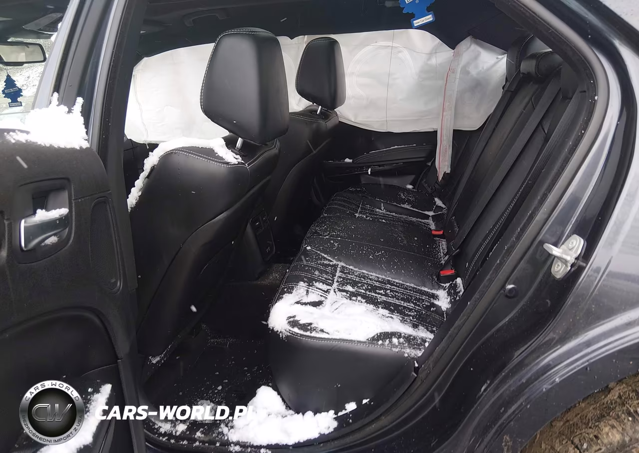 2016 Chrysler 300 VIN:2C3CCABT3GH287300 - 8