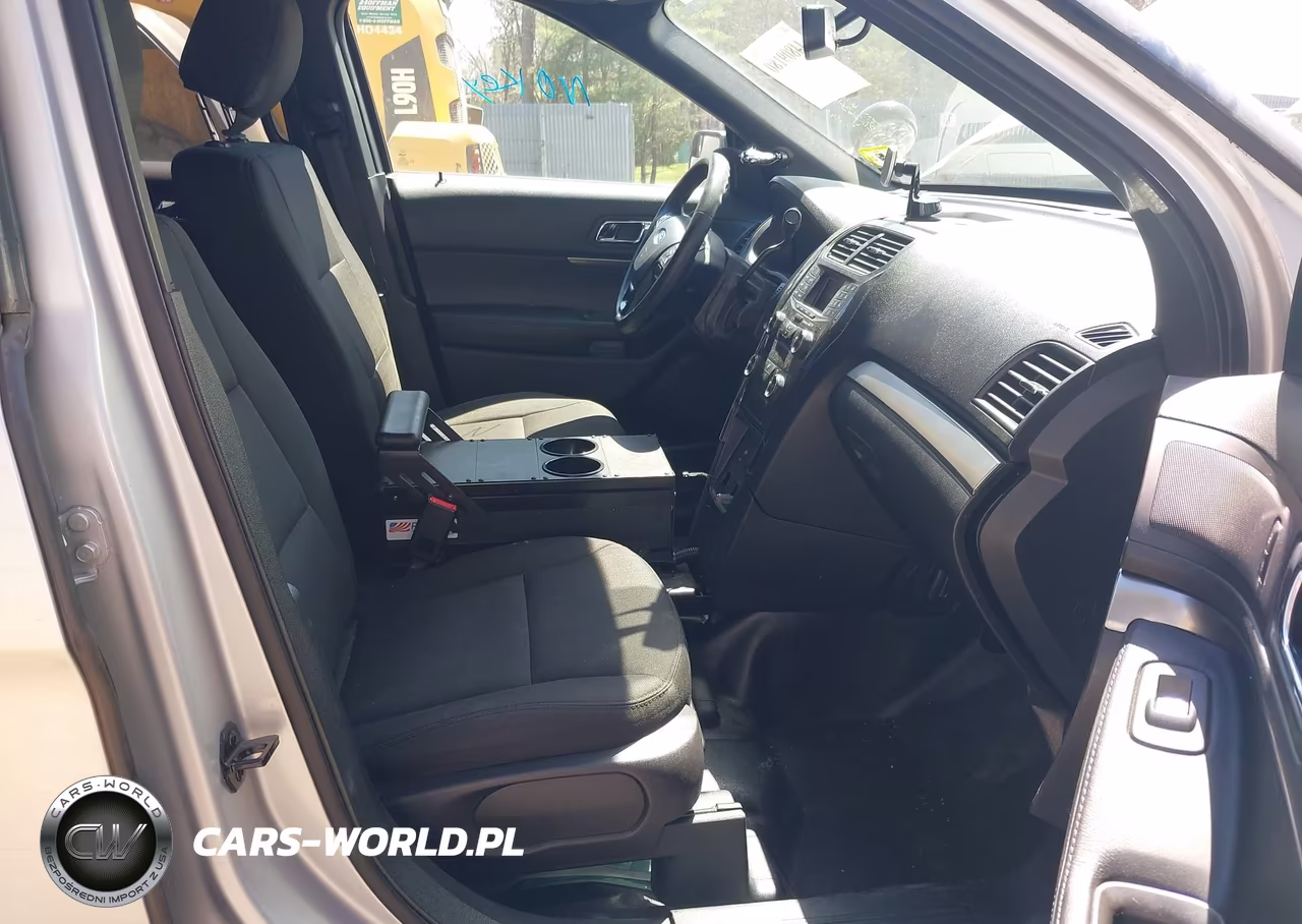 2019 Ford Explorer Police Interceptor VIN:1FM5K8AR9KGB46219 - 5