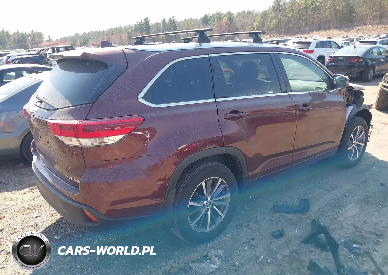 2017 Toyota Highlander Xle VIN:5TDJZRFH1HS396394 - 4