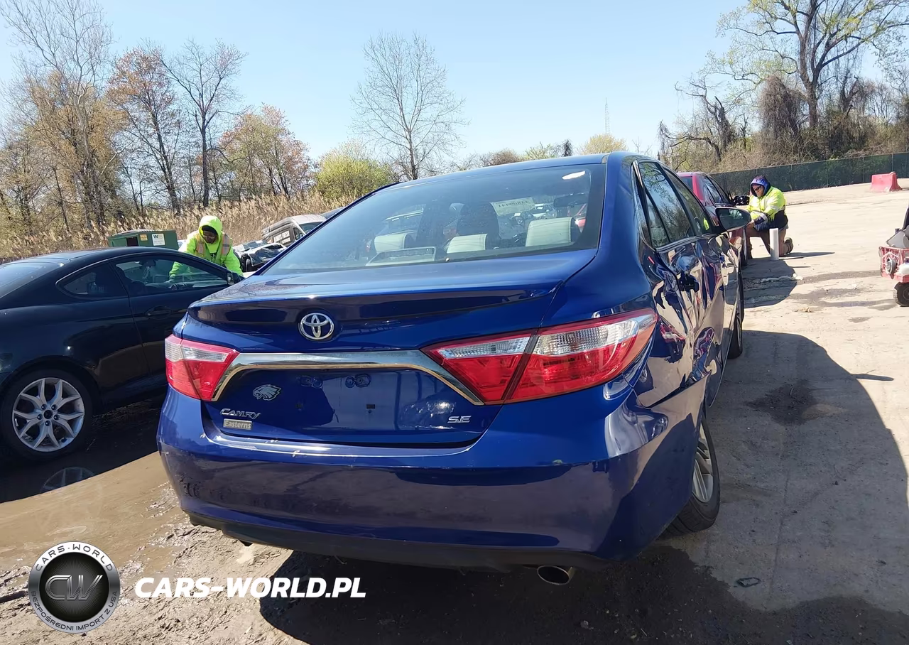 2015 Toyota Camry Se VIN:4T1BF1FK1FU979465 - 17
