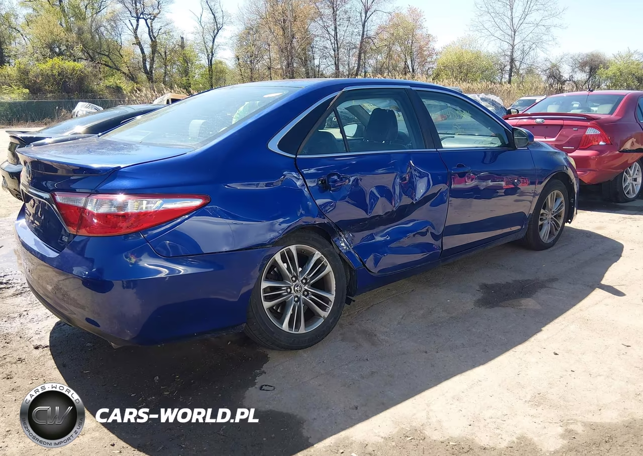 2015 Toyota Camry Se VIN:4T1BF1FK1FU979465 - 4