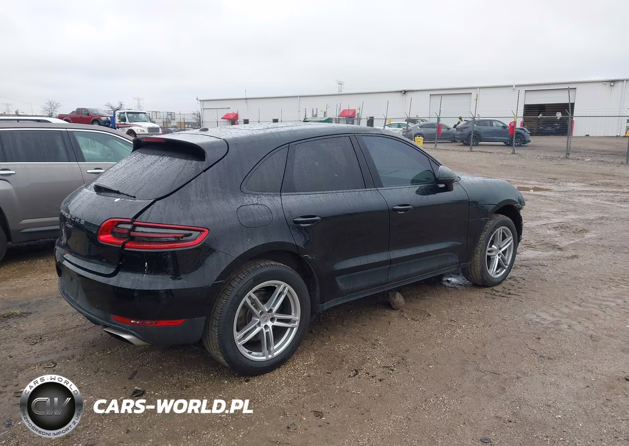 2017 Porsche Macan VIN:WP1AA2A54HLB01011 - 4