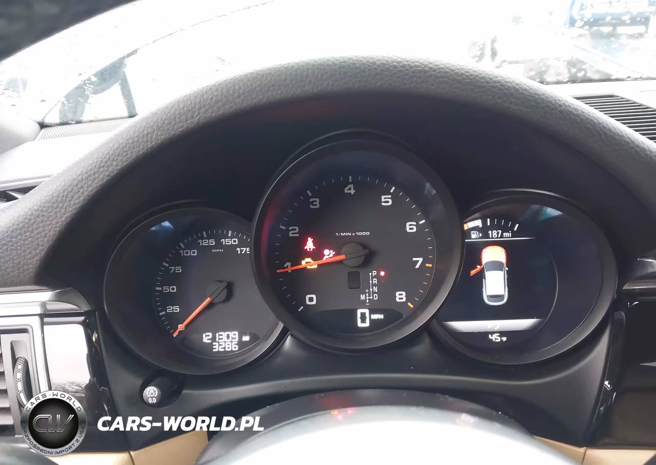 2017 Porsche Macan VIN:WP1AA2A54HLB01011 - 7