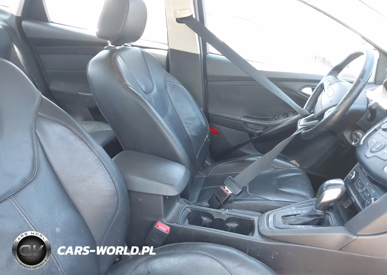 2016 Ford Focus Se VIN:1FADP3F27GL328764 - 5