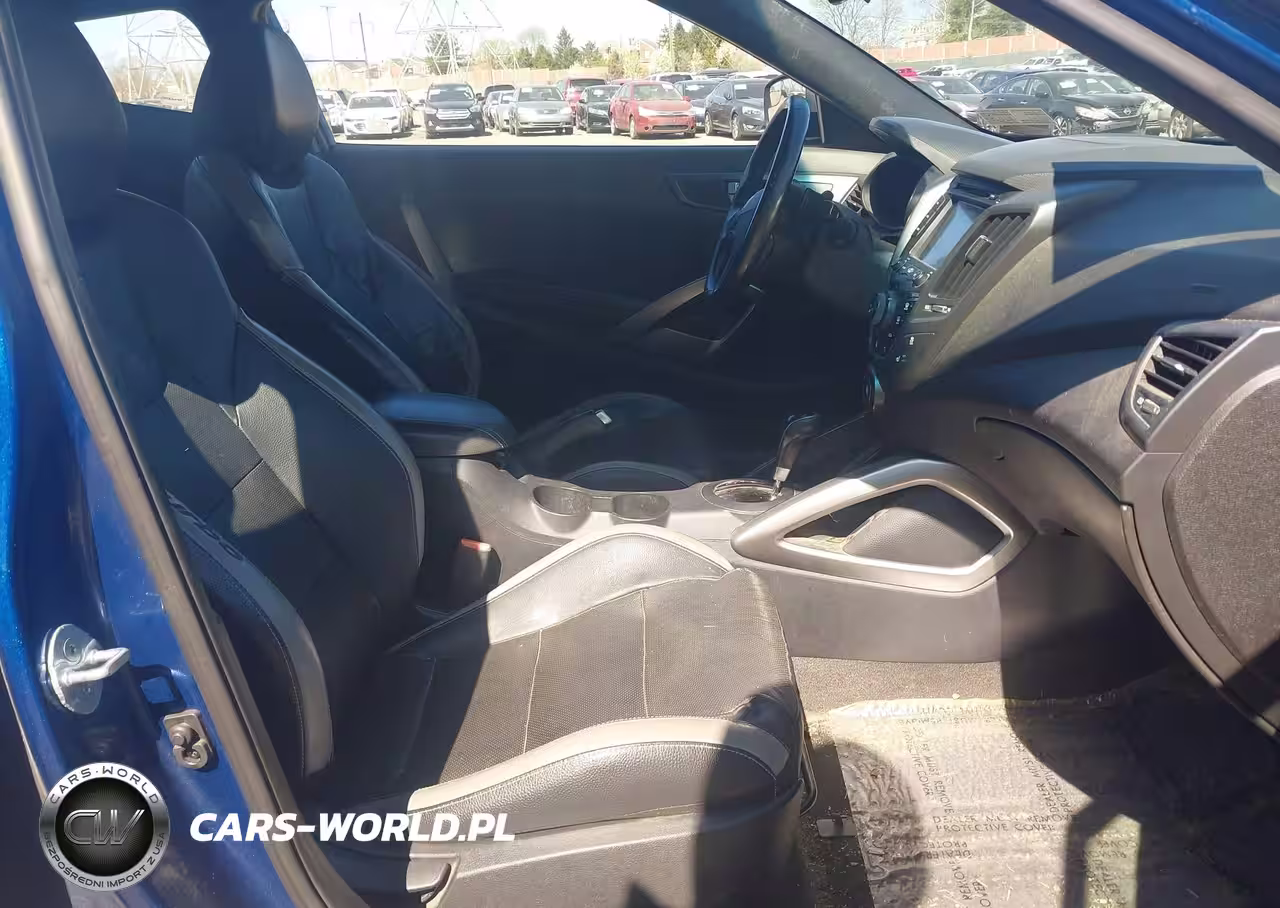 2016 Hyundai Veloster Turbo VIN:KMHTC6AE1GU262240 - 5