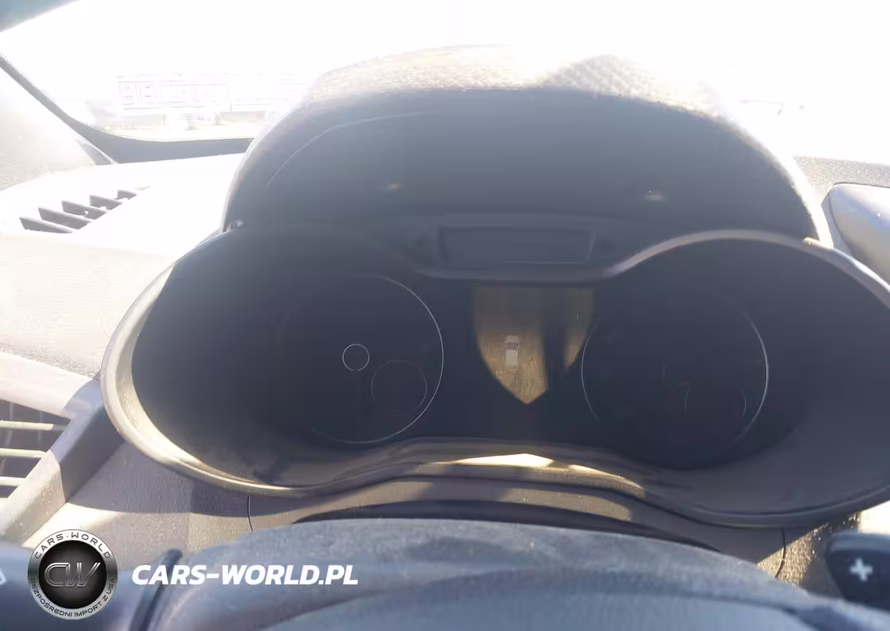 2016 Hyundai Veloster Turbo VIN:KMHTC6AE1GU262240 - 7