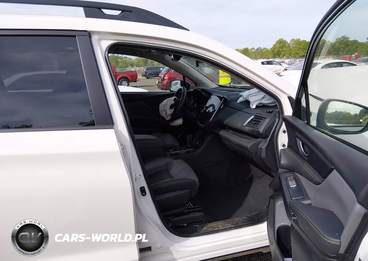 2025 Subaru Ascent Onyx Edition 7-Passenger VIN:4S4WMAFD6S3400673 - 5