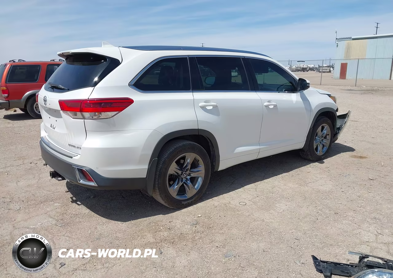 2017 Toyota Highlander Limited Platinum VIN:5TDDZRFH8HS362322 - 4