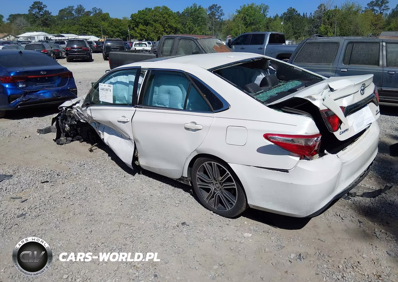 2016 Toyota Camry Se VIN:4T1BF1FK1GU160926 - 3