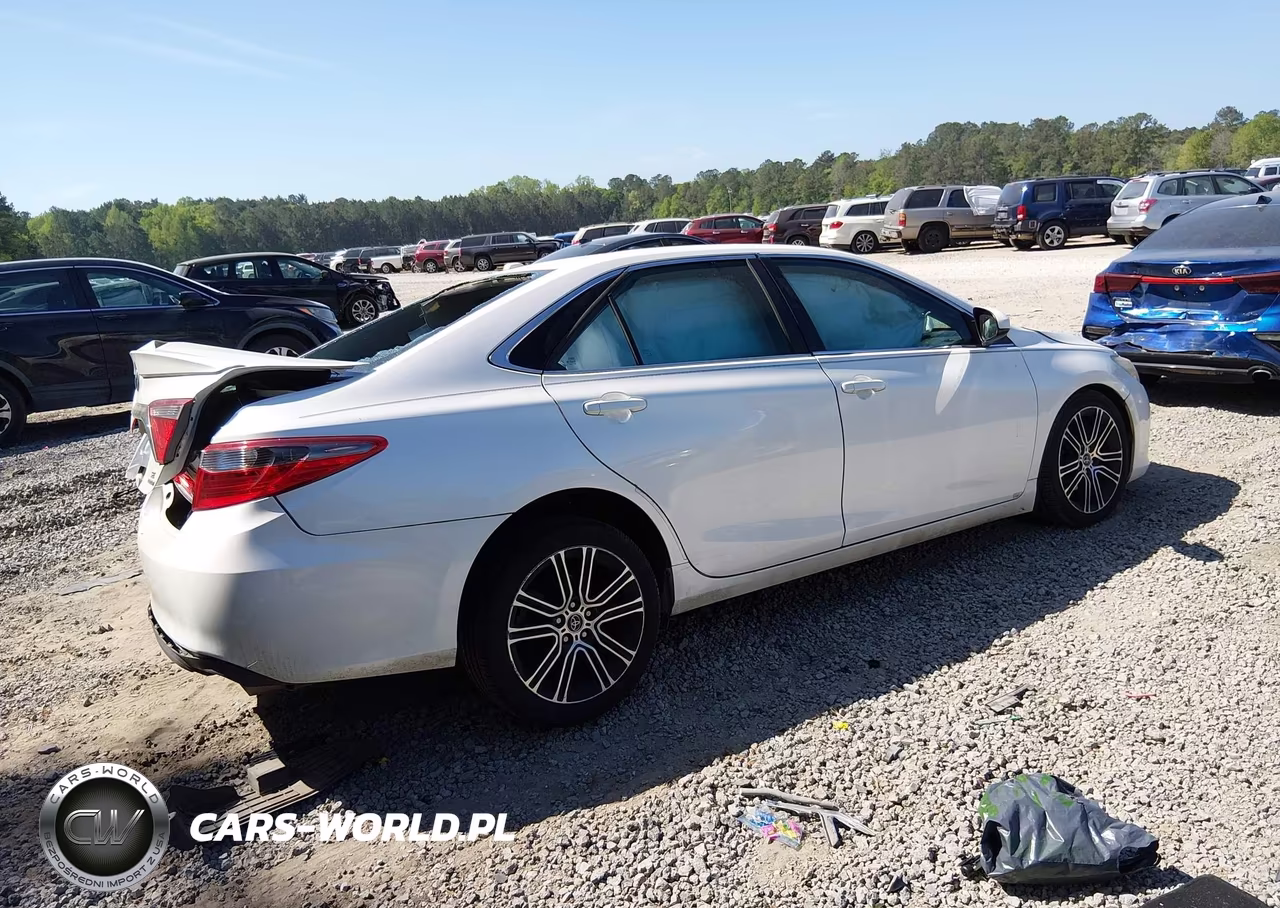 2016 Toyota Camry Se VIN:4T1BF1FK1GU160926 - 4