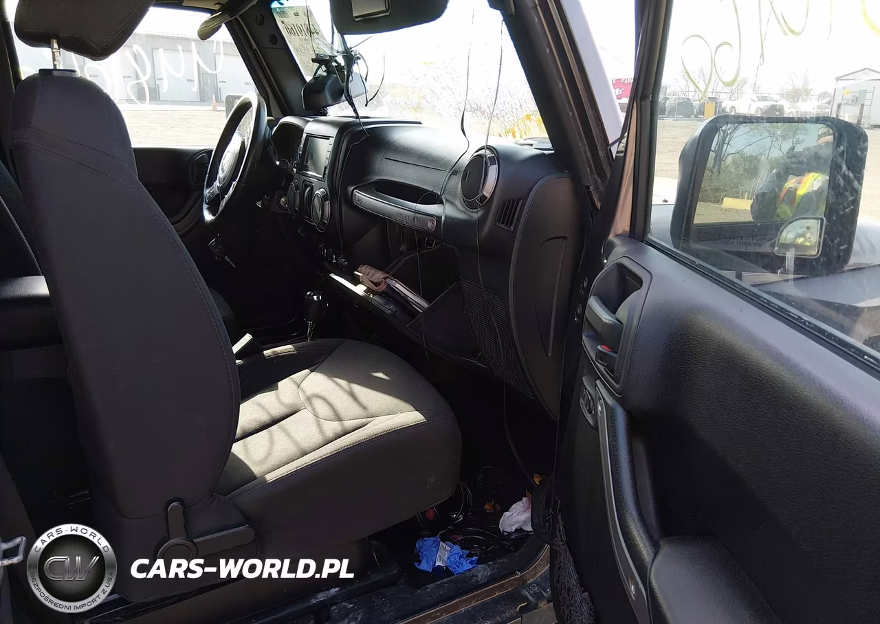 2016 Jeep Wrangler Willys Wheeler VIN:1C4AJWAG4GL162898 - 5