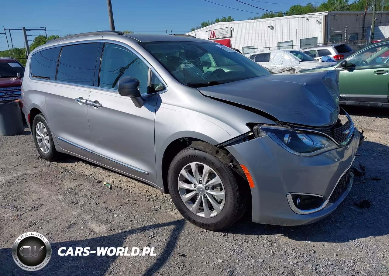 2017 Chrysler Pacifica Touring-L