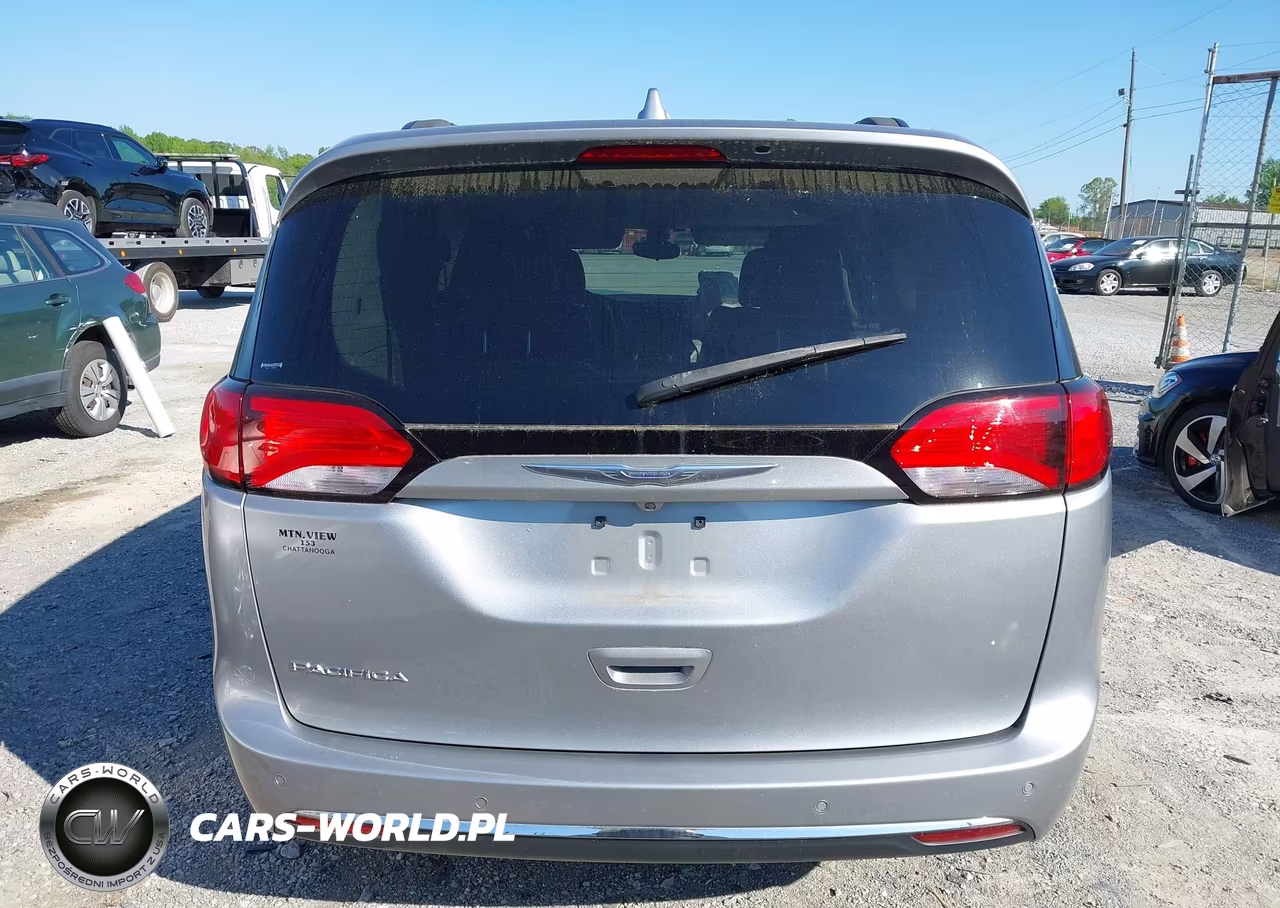 2017 Chrysler Pacifica Touring-L VIN:2C4RC1BG0HR524863 - 16