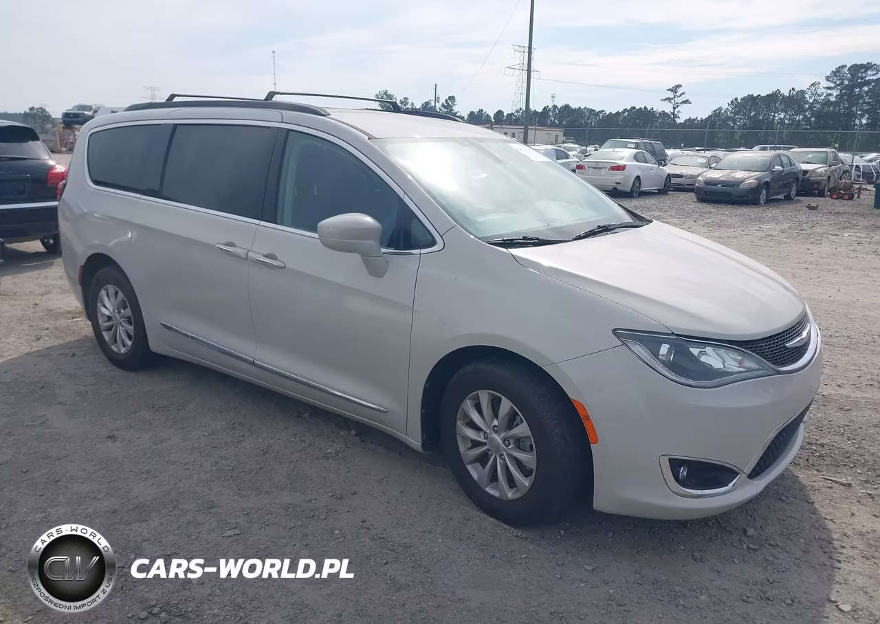 2017 Chrysler Pacifica Touring-L – zdjęcie 1 z 16