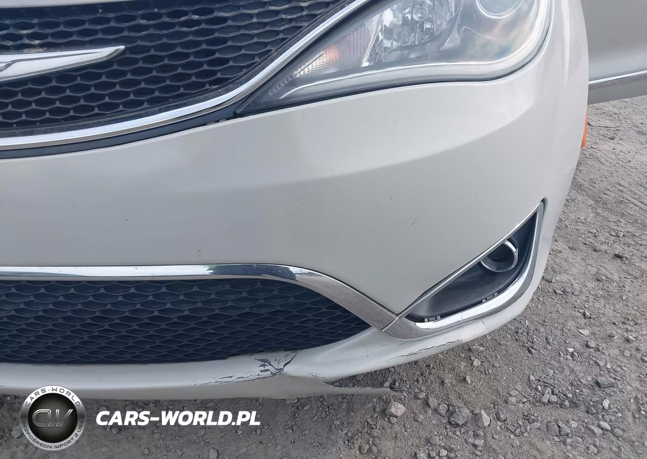 2017 Chrysler Pacifica Touring-L VIN:2C4RC1BG5HR739350 - 6