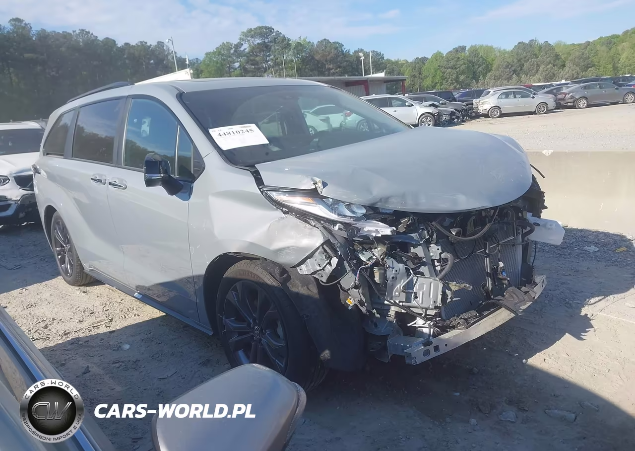 2025 Toyota Sienna Xse
