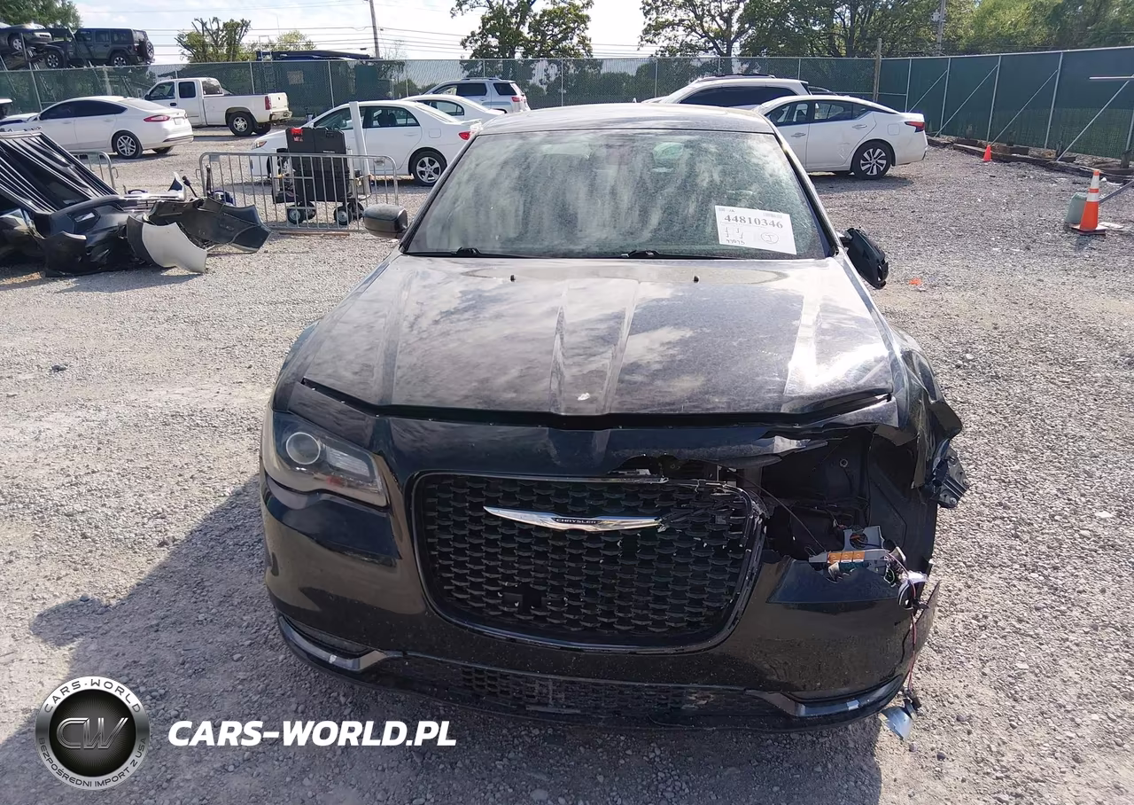 2015 Chrysler 300 300S VIN:2C3CCABG9FH921517 - 12