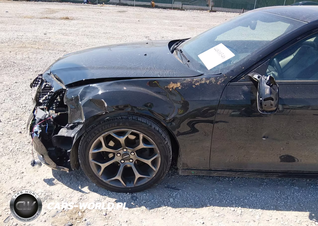 2015 Chrysler 300 300S VIN:2C3CCABG9FH921517 - 17