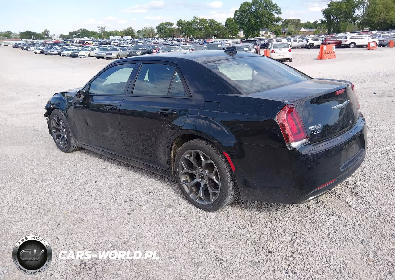 2015 Chrysler 300 300S VIN:2C3CCABG9FH921517 - 3