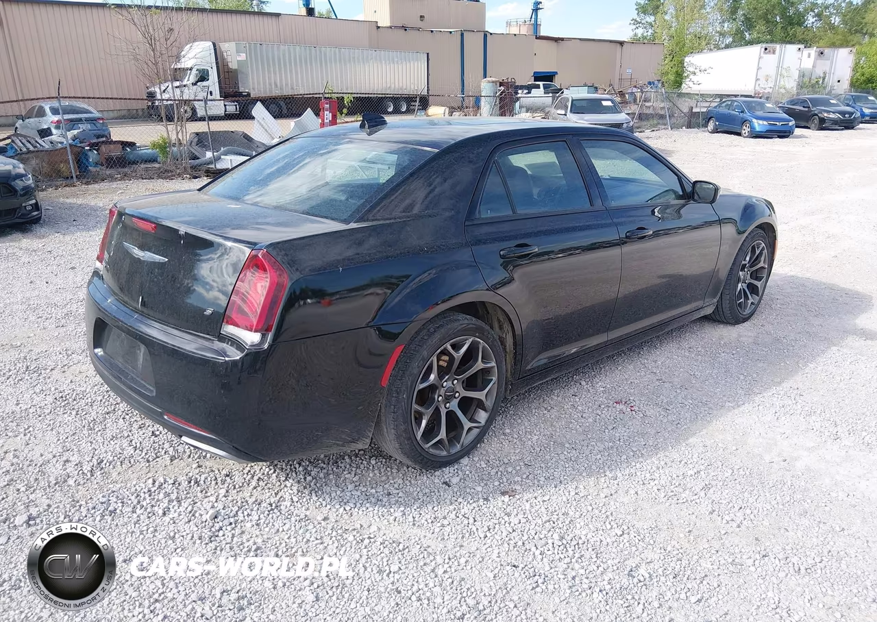 2015 Chrysler 300 300S VIN:2C3CCABG9FH921517 - 4