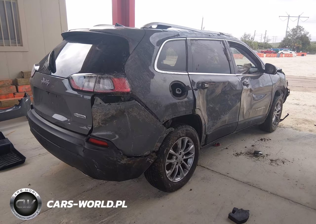2021 Jeep Cherokee Latitude Lux 4X4 VIN:1C4PJMMX5MD141557 - 4